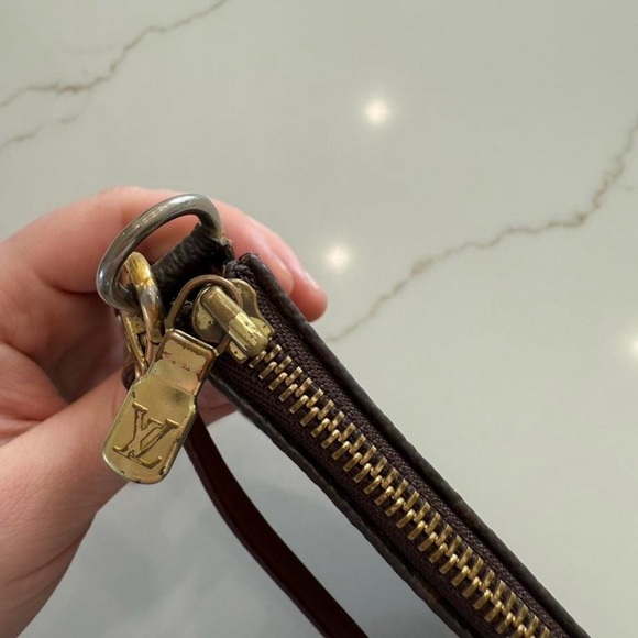 Louis Vuitton pochette Monogram Shoulder Bag gold hardware - Picture 5 of 7